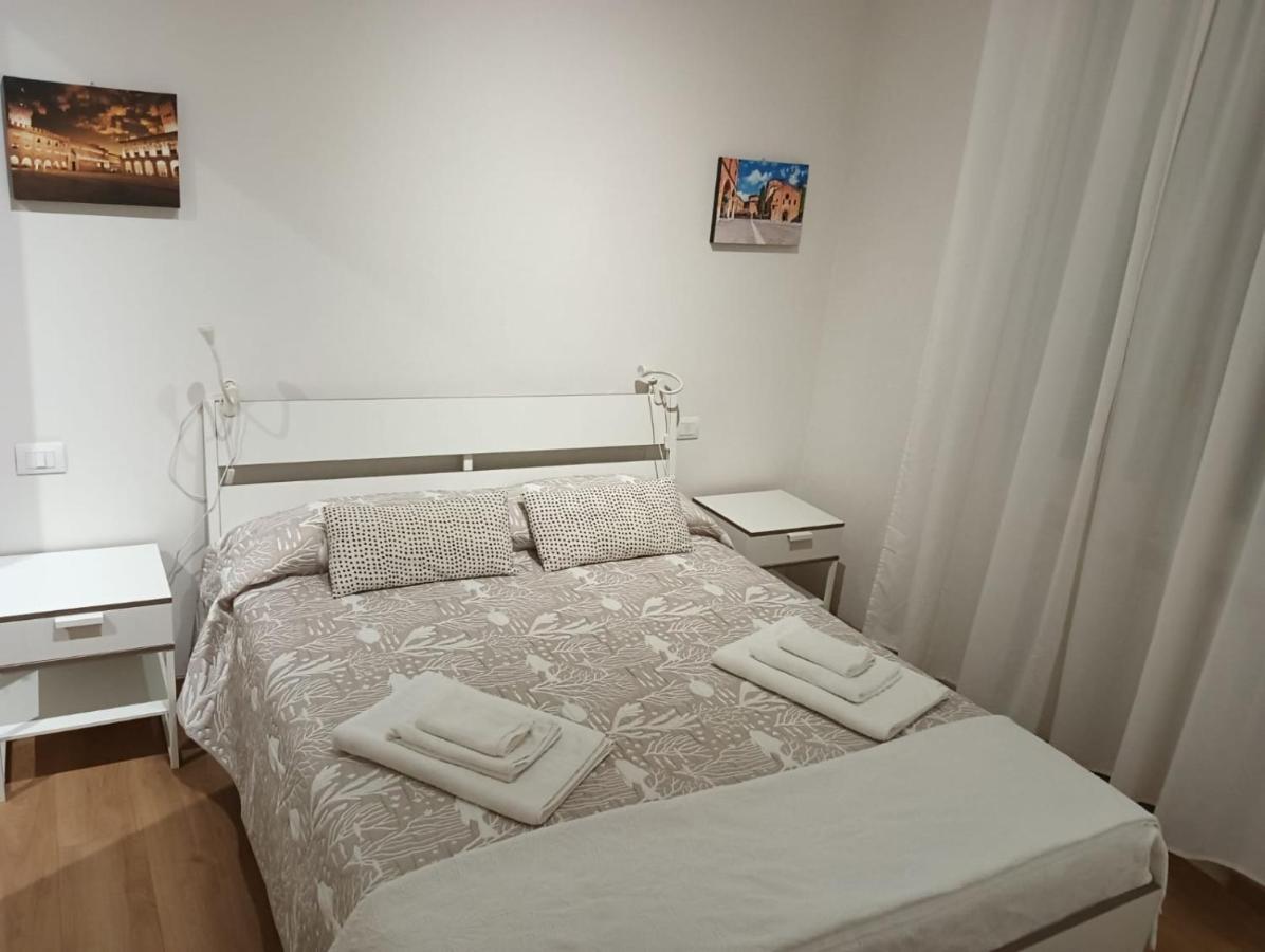 B&B Fiera Station Rooms Bologna Eksteriør billede
